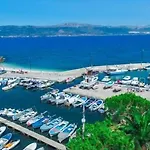 Apartman Jakov * Slatine