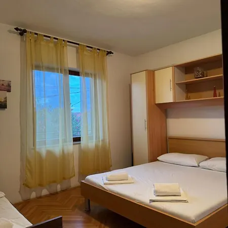 Jakov Apartmán Duće